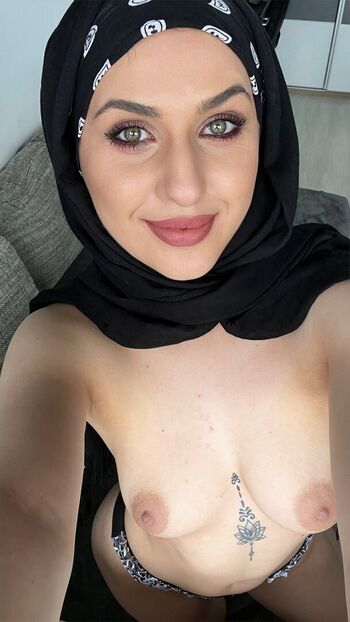 Full leaked Aisha alma private onlyfans photo