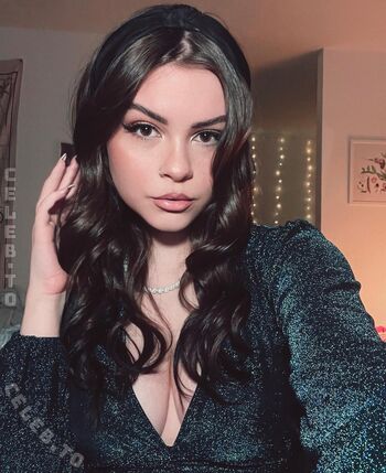 Full leaked Alltimeleah private onlyfans photo