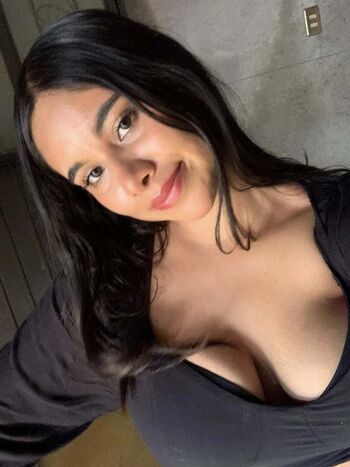 Full leaked Alondraaatrejo private onlyfans photo