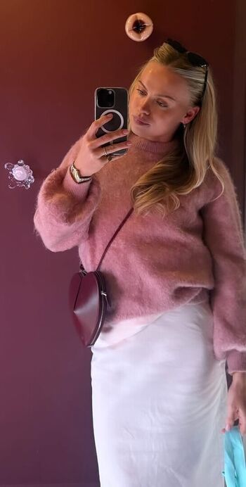 Full leaked Andrea rooth private onlyfans photo