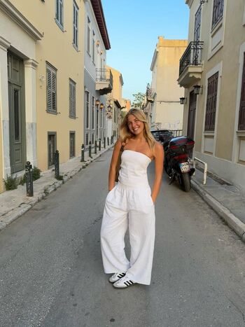 Full leaked Aniela leon page private onlyfans photo