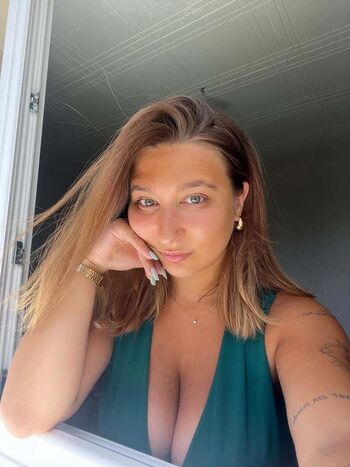 Full leaked Apoline perret private onlyfans photo