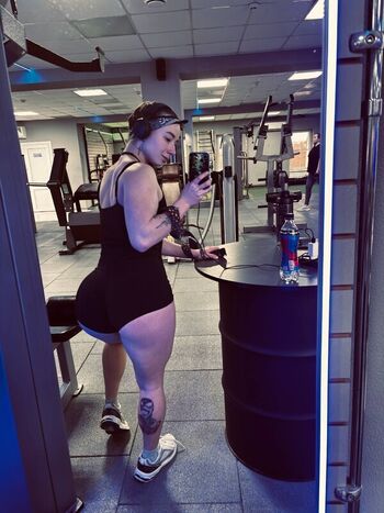 Full leaked Apollonchil private onlyfans photo