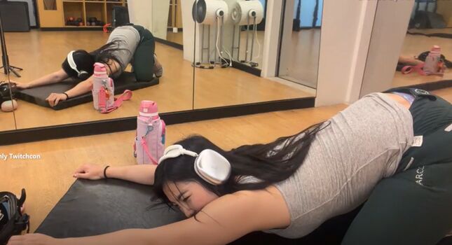 Asian Streamers