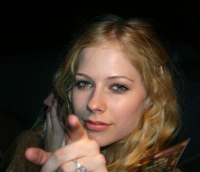 Full leaked Avril lavigne page private onlyfans photo