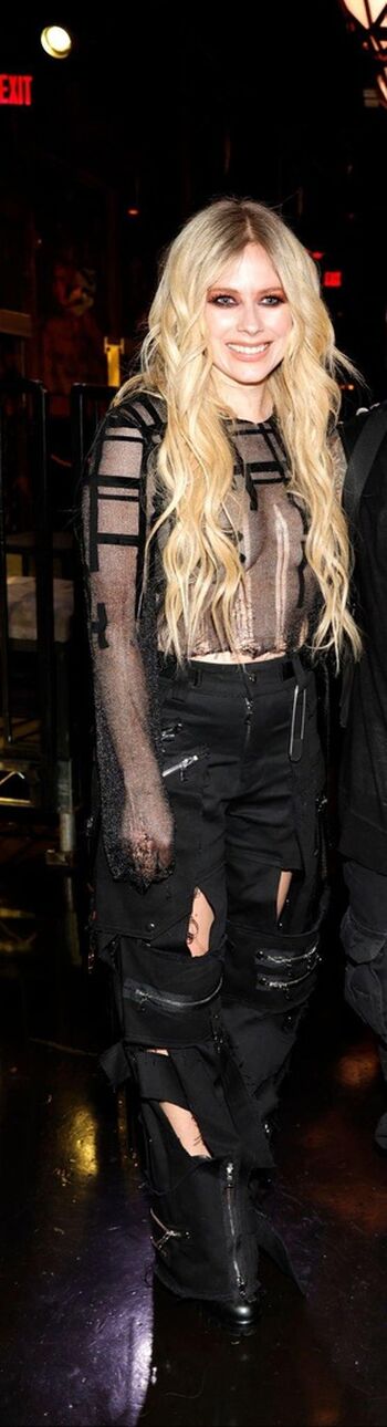 Full leaked Avril lavigne page private onlyfans photo