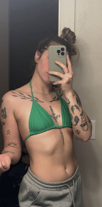Full leaked Baileygoat private onlyfans photo