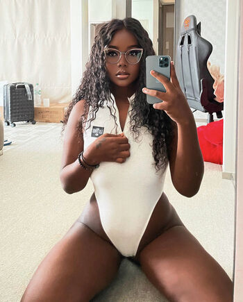 Full leaked Belleafterdark private onlyfans photo