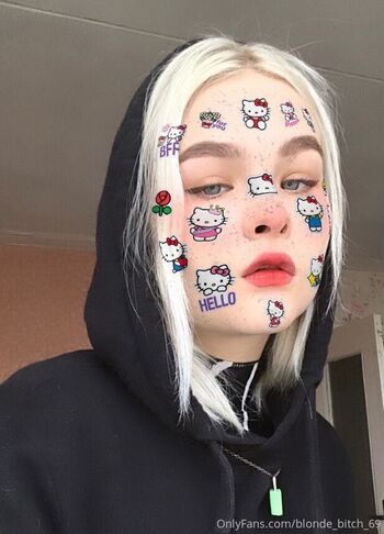 Full leaked Blonde bitch private onlyfans photo
