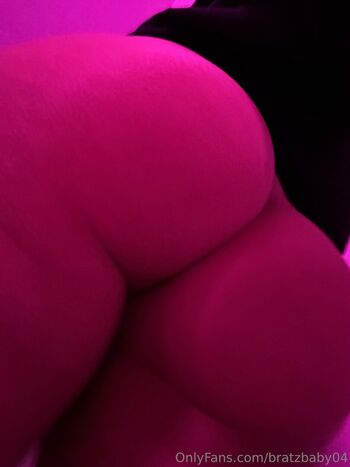 Full leaked Bratzparisxo private onlyfans photo