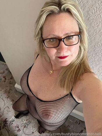 Full leaked Bustyblondmombshell private onlyfans photo