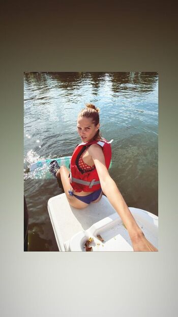 Full leaked Camille lou page private onlyfans photo