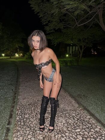 Full leaked Cassaraa private onlyfans photo