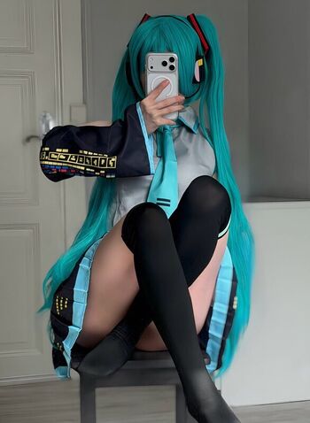 Full leaked Dllshaped private onlyfans photo