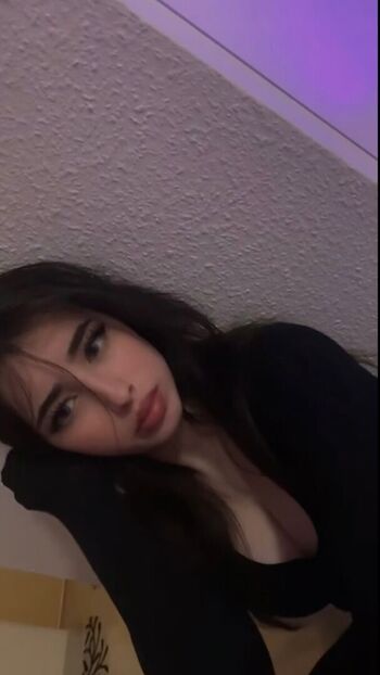 Full leaked Damnlizzyy private onlyfans photo
