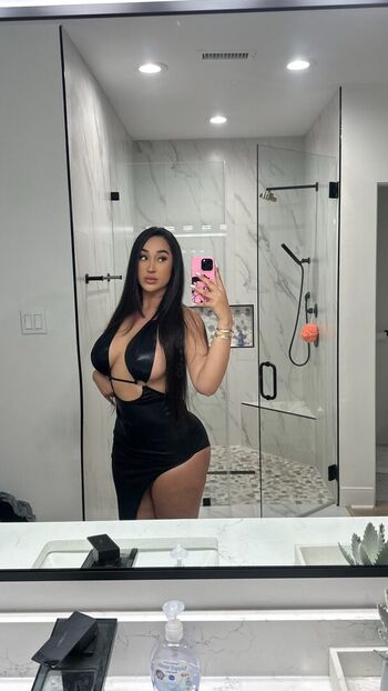 Full leaked Deyaraaaxo private onlyfans photo