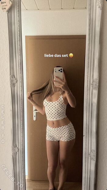 Full leaked Einfachlia private onlyfans photo