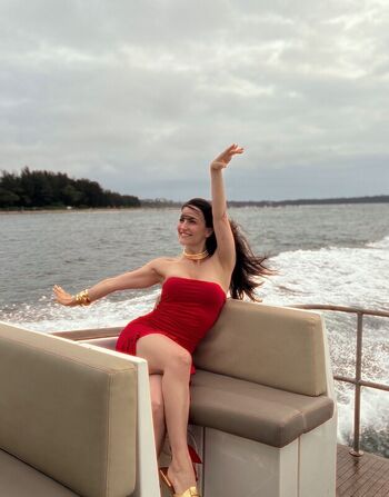 Full leaked Elli avrram private onlyfans photo