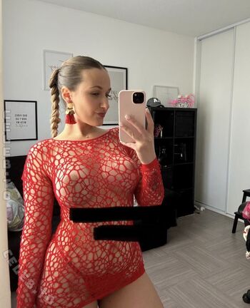 Full leaked Emi mge private onlyfans photo