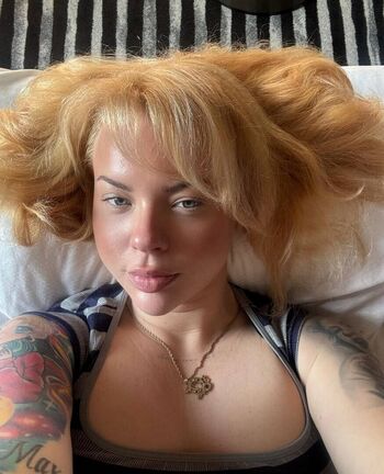 Full leaked Emilie brooklyn page private onlyfans photo