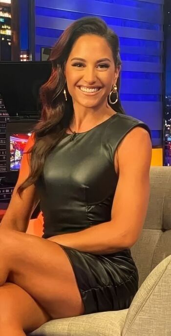 Full leaked Emily compagno private onlyfans photo