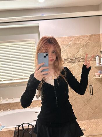 Full leaked Emmyuh private onlyfans photo