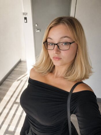 Full leaked Esmjeej private onlyfans photo