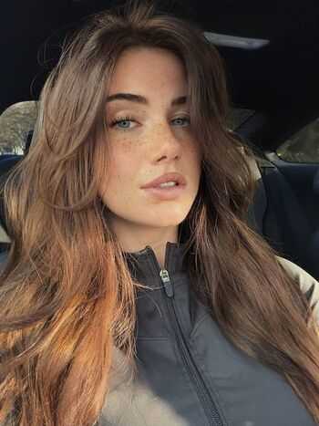 Full leaked Fayeschwerin private onlyfans photo