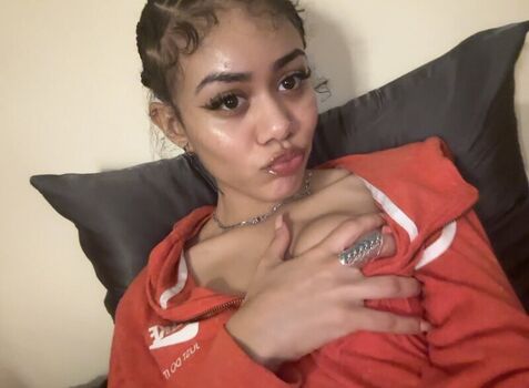 Full leaked Frenchtoes private onlyfans photo