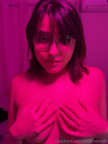 Full leaked Gothravensz private onlyfans photo