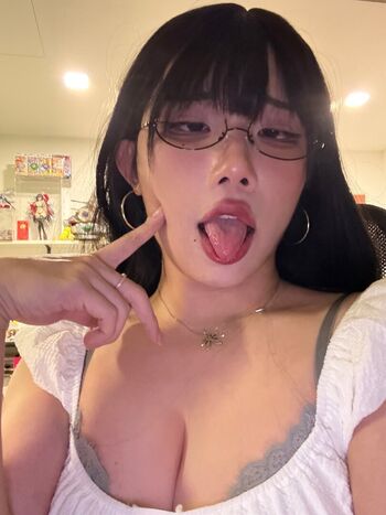 Full leaked Hongbin private onlyfans photo