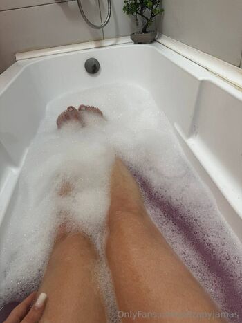 Full leaked Itselizamae private onlyfans photo
