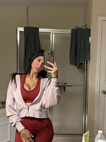 Full leaked Itsellabailey private onlyfans photo
