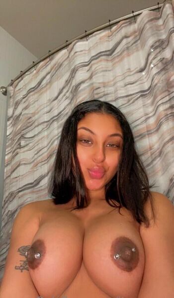 Full leaked Itsqueen private onlyfans photo