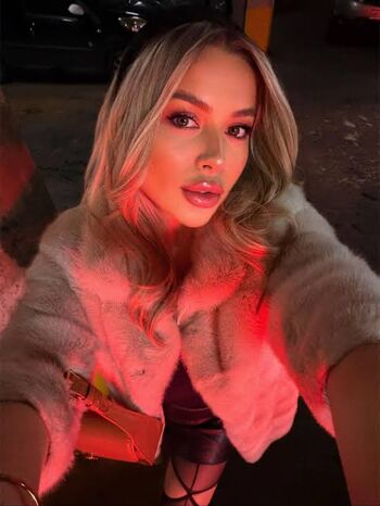 Full leaked Itsvikki private onlyfans photo