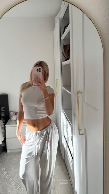 Full leaked Jenny lbx private onlyfans photo