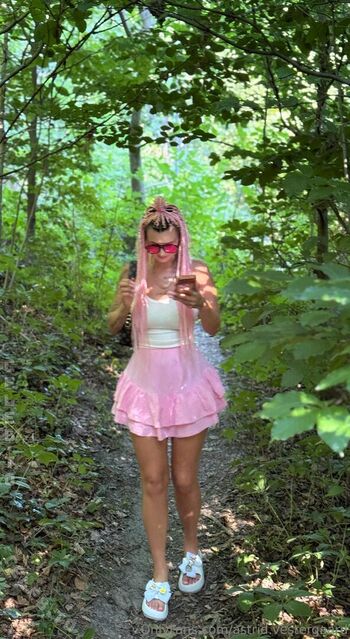 Full leaked Karolinka ofi private onlyfans photo