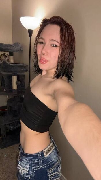 Full leaked Kennlilynn private onlyfans photo