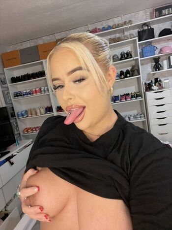 Full leaked Kinkybitchx private onlyfans photo