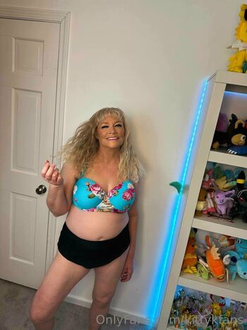 Full leaked Kittykfans private onlyfans photo