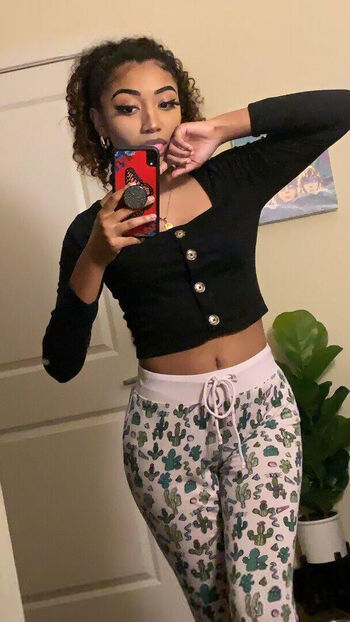Full leaked Krystalogy private onlyfans photo
