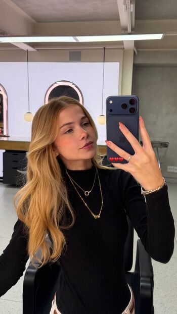 Full leaked Lananegrini private onlyfans photo
