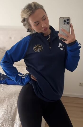 Full leaked Larawiyl private onlyfans photo