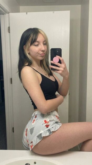 Full leaked Lauradoce private onlyfans photo