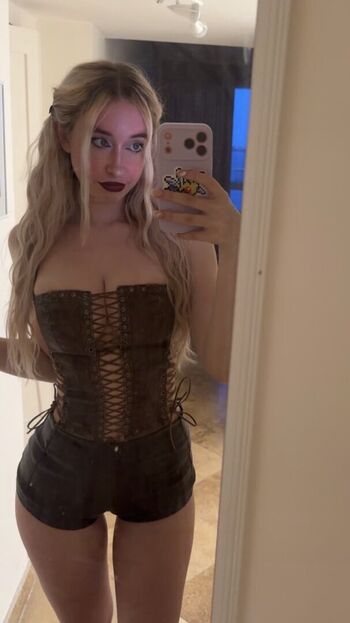 Full leaked Leaberry private onlyfans photo