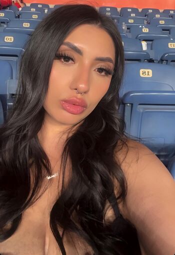 Full leaked Leeeenaq private onlyfans photo