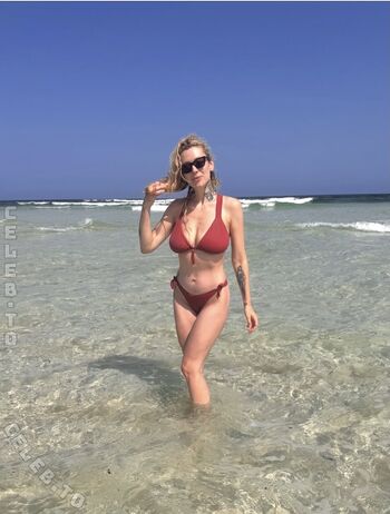 Full leaked Leila lowfire private onlyfans photo