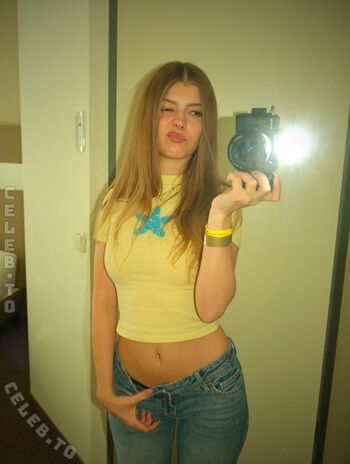 Full leaked Lesley bunny private onlyfans photo
