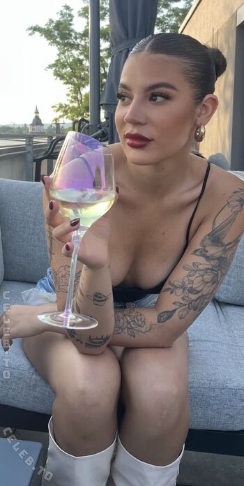 Full leaked Lil janice private onlyfans photo