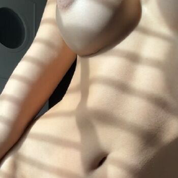 Full leaked Lily private onlyfans photo